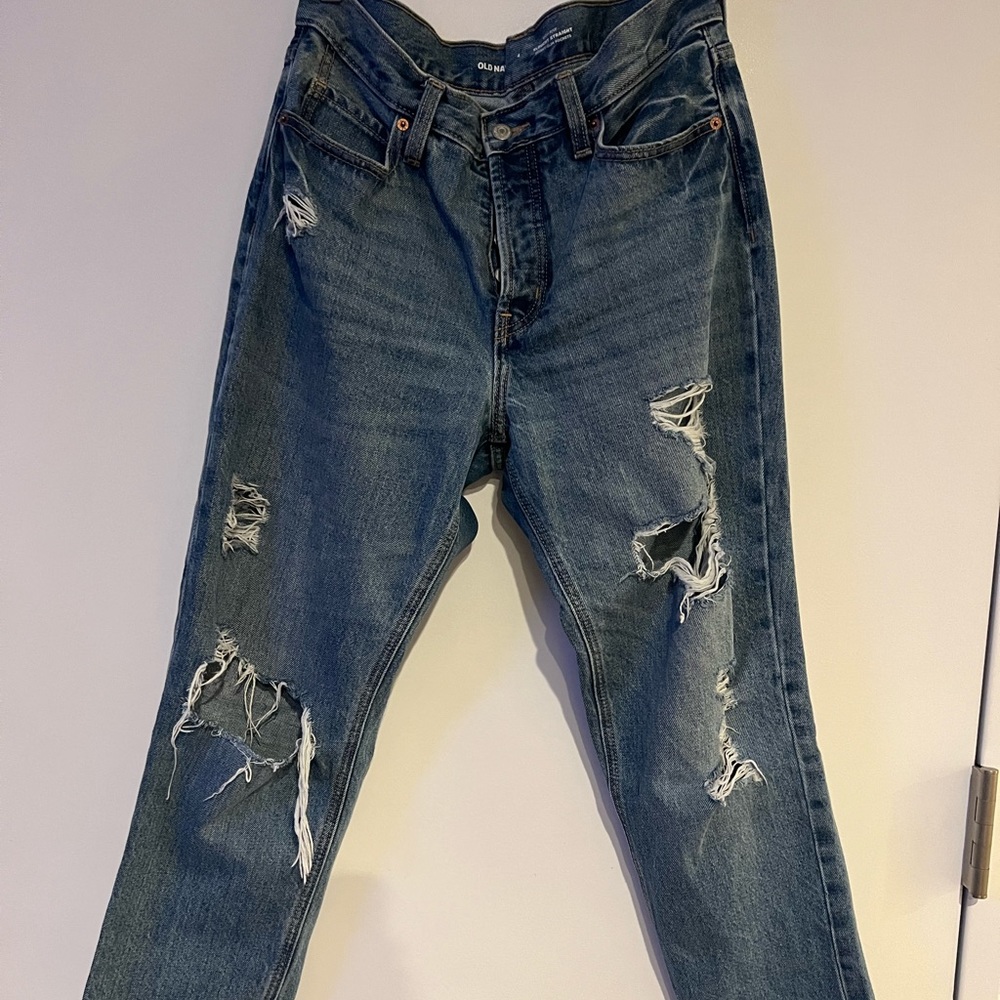 Blue ripped jeans from Old Navy in size 4.